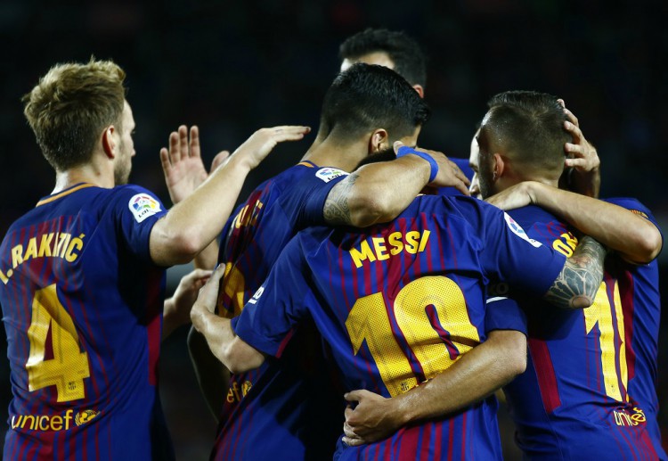 Para penggemar taruhan sepak bola Barcelona berbahagia saat the Catalans berada di puncak papan klasemen La Liga