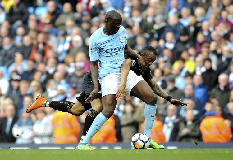 เหล่าผู้เล่นสำรองของทีม เรือใบสีฟ้า พร้อมแล้วที่จะลงเล่นในเกมนี้