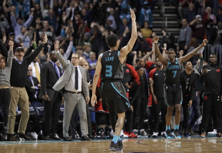 โตรอนโต้ แร็ปเตอร์ส ในศึก บาสเกตบอล เอ็นบีเอ