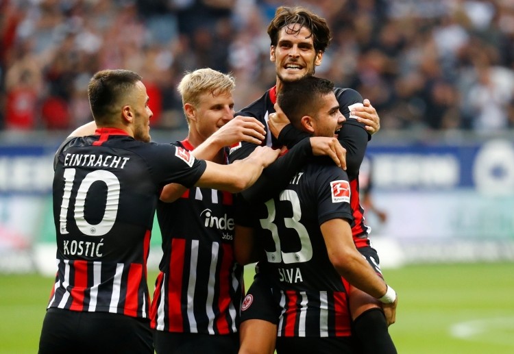 Kết quả kèo cược Bundesliga 2019 Eintracht 2-2 Dortmund: Tự bắn vào chân