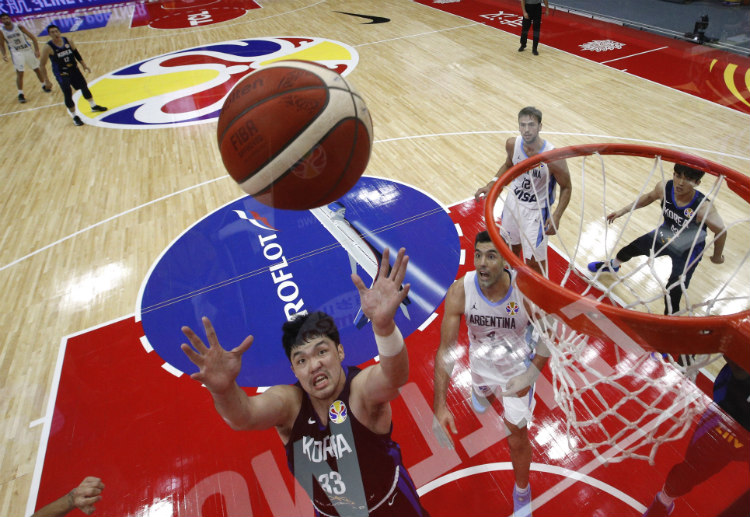 대한민국은 아르헨티나와의 첫 FIBA 월드컵 경기에서 패했다