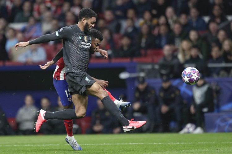 조 고메즈는 리버풀에서 12번 프리미어리그 선발 출전했다.