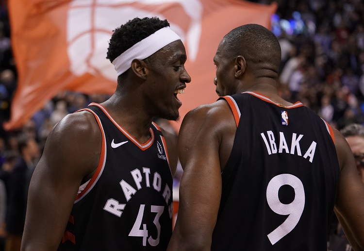 NBA 湖人 vs 猛龙的赛场动态