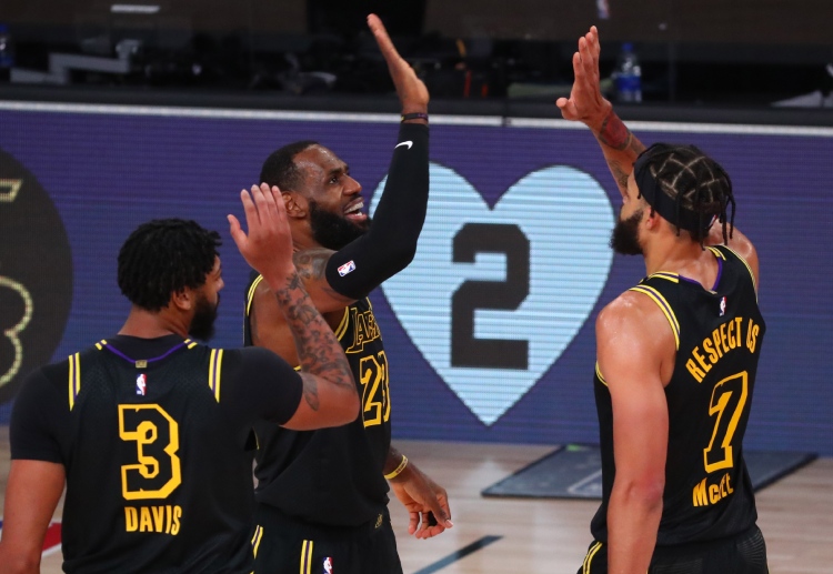 การเล่นในปีนี้ของทีม แอลเอ เลเกอร์ส ทำให้ข่าวบาสเกตบอลได้ลุ้นมากขึ้น