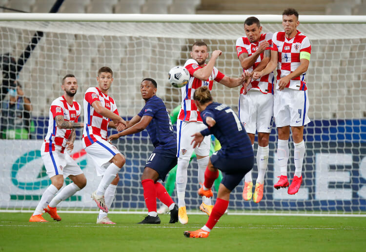 欧足联 克罗地亚 的洛夫伦正在休息