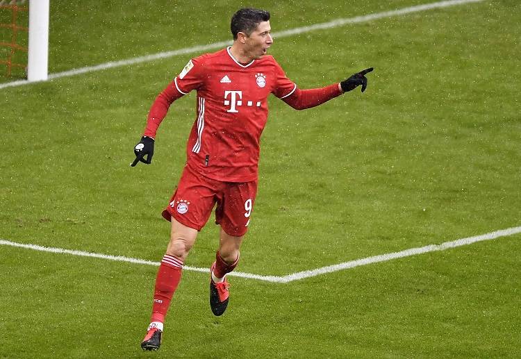 Robert Lewandowski opens the scoring sheet as Bayern Munich beat Freiburg in Bundesliga