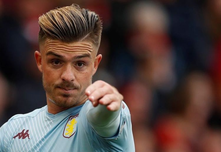 잭 그릴리쉬는 맨시티와의 프리미어리그 경기를 치를 때 에티하드 스타디움에서 반전을 일으키며 아스톤 빌라를 이끌려 한다.