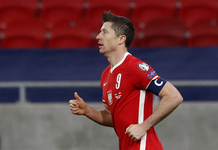 足球波兰莱万多夫斯基的赛场动态