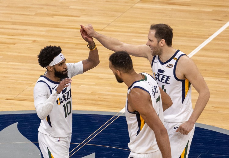 การเล่นในปีนี้ของทีม ยูท่าห์ แจซ ทำให้ข่าวบาสเกตบอลได้ลุ้นมากขึ้น