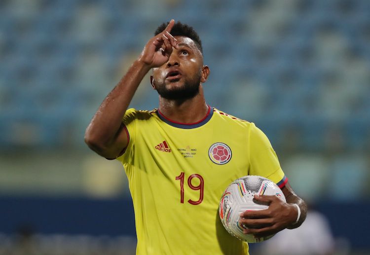 美洲国家杯哥伦比亚 博尔哈正在努力防守