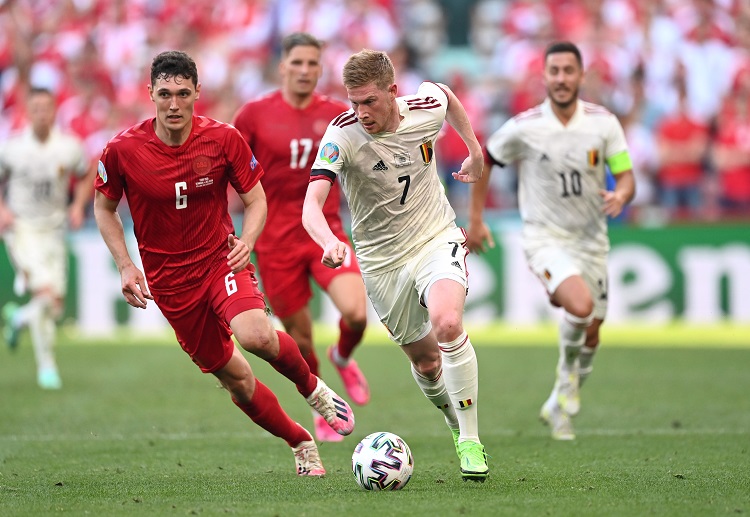 欧锦赛比利时 德布劳内带球突破禁区