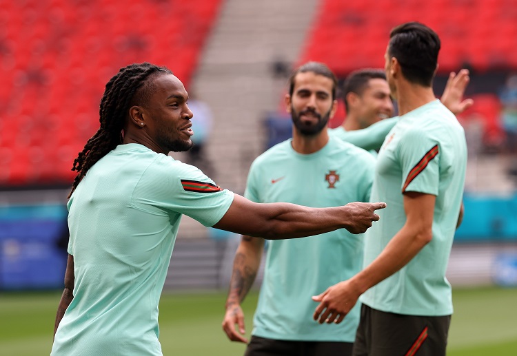 欧洲杯 葡萄牙的桑谢斯正在进球