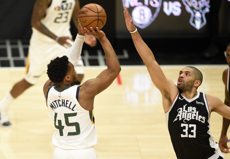 น่าสนใจทีเดียวว่า ยูท่าห์ แจซ จะสามารถล่าแชมป์ตามข่าวบาสเกตบอลได้หรือไม่