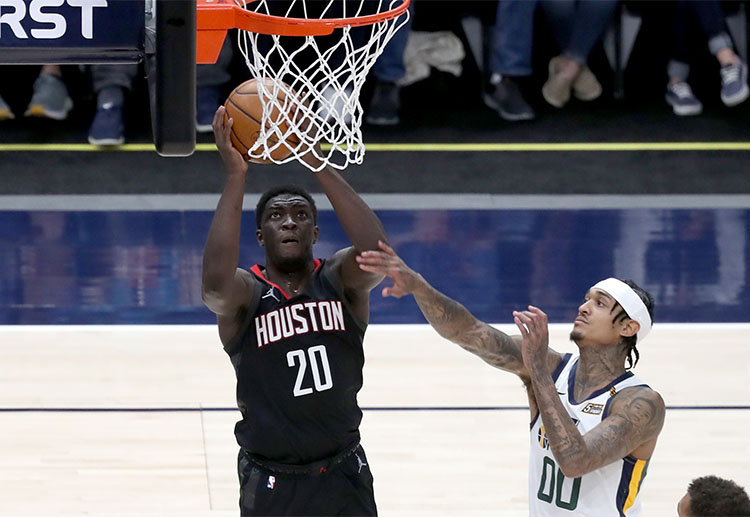 การเล่นในปีนี้ของทีม ฮิวสตัน ร็อคเก็ตส์ ทำให้ข่าวบาสเกตบอลได้ลุ้นมากขึ้น