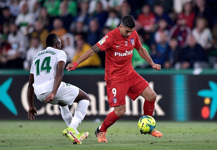 လာလီဂါ ကလပ် ဘာစီလိုနာနဲ့ အက်တလက်တီကိုမက်ဒရစ် တို့ရဲ့ တိုက်စစ်မှူးဟောင်း လူးဝစ် ဆွာရက်ဇ် ကတော့ သူ့ရဲ့ ကစားသမား ဘဝ စတင်ရာ ဥရုဂွေး ကလပ် နာစီယွန်နယ် အသင်းကို ပြန်လည် ပြောင်းရွှေ့သွားခဲ့ပြီ ဖြစ်ပါတယ်။