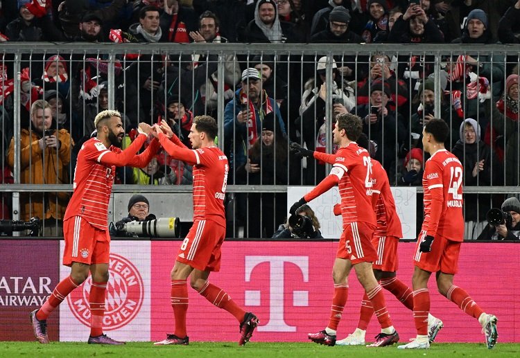 ဒေါ့မန်က ဘွန်ဒက်လီဂါ အမှတ်ပေးဖလားကို ခြိမ်းခြောက်လာခဲ့တဲ့နောက် ဘေယန်မြူးနစ်ဟာ ဆုဖလား လမ်းကြောင်းပေါ်က အနီးကပ် ပြိုင်ဘက် ဖြစ်တဲ့ ယူနီယံဘာလင်ကို အိမ်ကွင်းမှာ ဂိုးပြတ် အနိုင်ယူပြီး အဆင့် ၁ နေရာမှာ ဒေါ့မန်နဲ့ ပူးတွဲ ရပ်တည်နေပါတယ်။