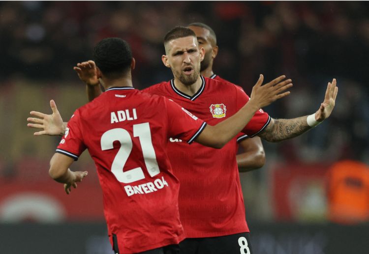 Europa League: Bayer Leverkusen đang bị dẫn 1 bàn