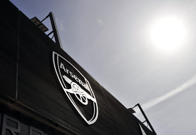 ဒါ့အပြင် ပရီးမီးယားလိဂ် ကလပ်က အိဆက်ခ်ကို ခေါ်ယူဖို့ အခက်အခဲ ရှိနိုင်တာကြောင့် လိုက်ပ်ဇစ်က ဆက်စ်ကို ကိုပါ ပစ်မှတ် အဖြစ် သတ်မှတ် စောင့်ကြည့်နေပါသေးတယ်။