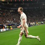 德甲联赛 凯恩在欧冠战胜勒沃库森的比赛中贡献一球一助，并送出3次关键传球，荣获最佳球员。