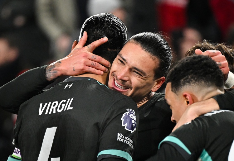 နယူးကာဆယ်နဲ့ နော့တင်ဟမ်ဖောရက်စ် တို့ကတော့ ပရီးမီးယားလိဂ် ပြိုင်ဘက် လစ်ဗာပူးလ် တိုက်စစ်မှူး ဒါဝင် နူညက်ဇ်ကို ခေါ်ယူဖို့ စိတ်ဝင်စားနေကြောင်း သိရပါတယ်။