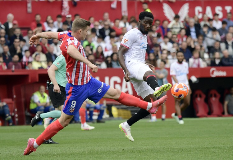 西甲联赛 开场第8分钟，阿古梅轰入一球，塞维利亚取得领先。