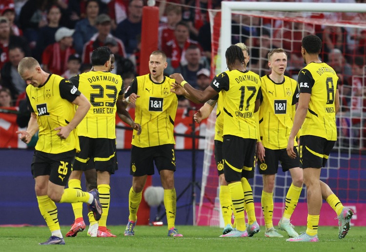 德甲联赛 多特蒙德在第74分钟再次追平比分,此前吉拉西的倒钩射门被扑,安东跟进补射入网。