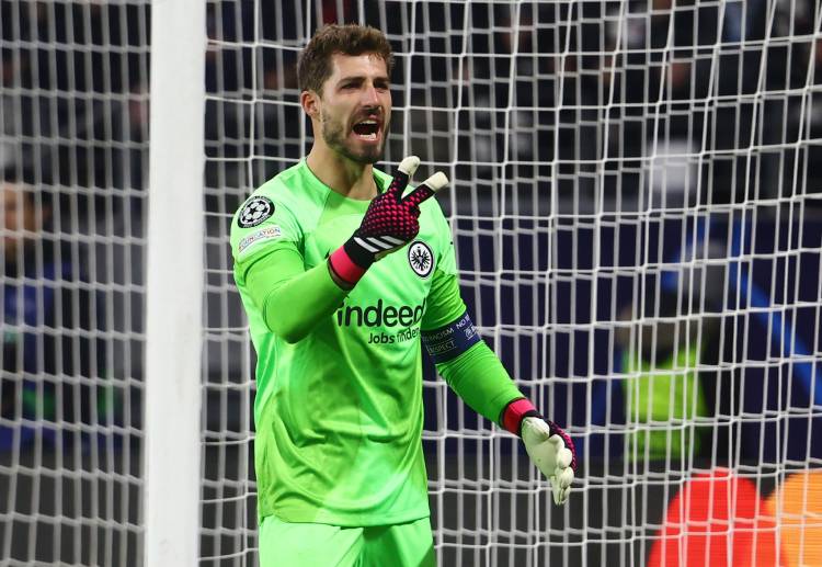 欧洲联赛 法兰克福主力门将特拉普因伤缺席本场比赛