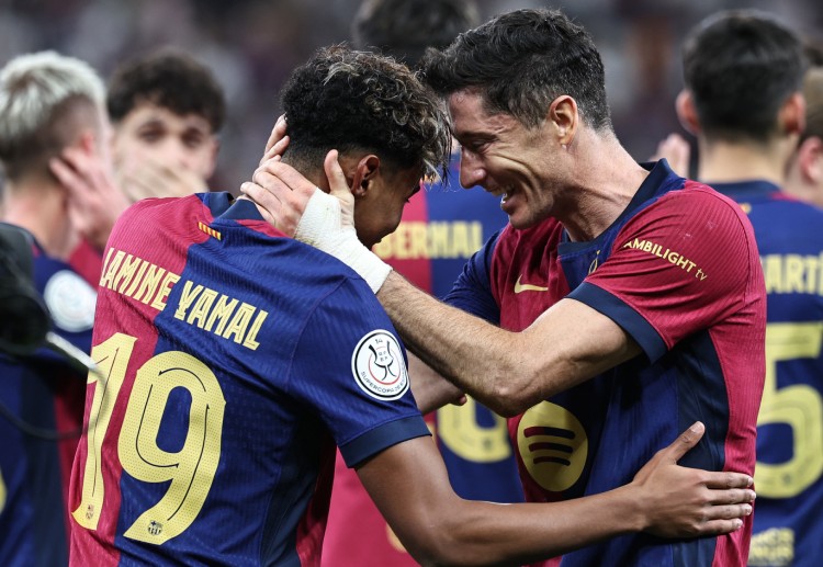 西甲联赛 撑起重任