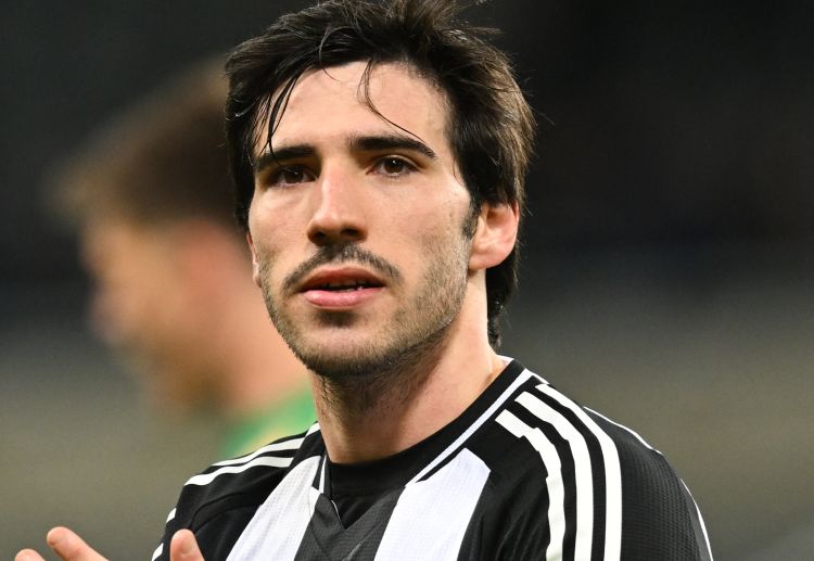 မန်ချက်စတာယူနိုက်တက်ကတော့စီးရီးအေကလပ်နာပိုလီတိုက်စစ်မှူးဗစ်တာအိုဆင်မ်ဟန်ကိုတစ်ပတ်လုပ်ခပေါင်၆၆၀၀၀၀တန်ကြေးရှိတဲ့စာချုပ်တစ်ရပ်နဲ့ကမ်းလှမ်းဖို့ရှိနေပါတယ်။