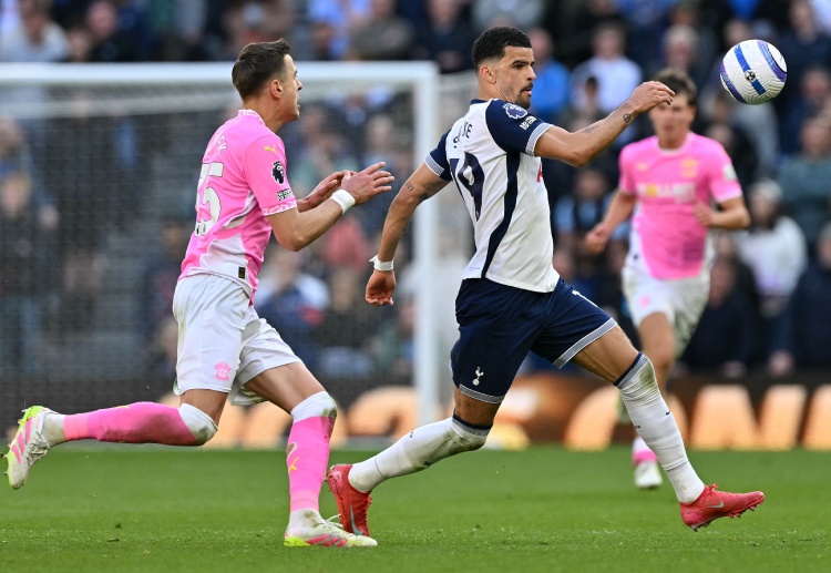 欧洲联赛 索兰克持续输出，欧联杯5球在手，对曼联四连场破门堪称克星。