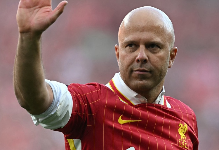 တစ်ဖက် မှာလည်း ပရီးမီးယားလိဂ် ကလပ်ဟာ လာမယ့် နွေရာသီ အပြောင်းအရွှေ့မှာ အသင်းရဲ့ ကစားသမား တချို့ကို ဆုံးရှုံးရဖွယ်လည်း ရှိနေပါတယ်။