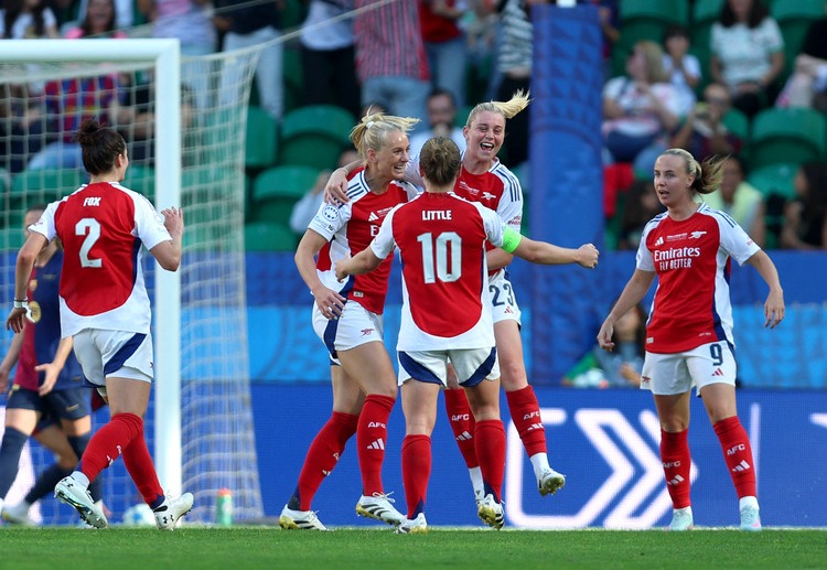 ါ့အပြင် အင်္ဂလန် အမျိုးသမီး အသင်းတွေထဲမှာ ဥရောပ ချန်ပီယံလိဂ် ဖလား ရရှိထားတာက အာဆင်နယ် တစ်သင်းပဲ ရှိပြီး အခုတော့ ၂၀၀၇ ခုနှစ် နောက်ထပ် တစ်ကြိမ် ချန်ပီယံ ဖြစ်ခဲ့တာလည်း ဖြစ်ပါတယ်။