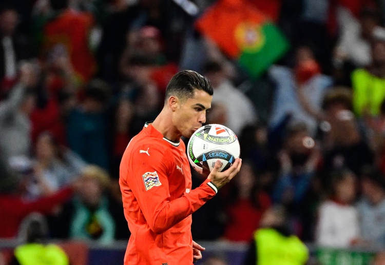 ကမ်းလှမ်းမှုတွေ အများကြီး ရထားပေမယ့် ကလပ်ကမ္ဘာ့ဖလားကို သွားဖို့ မဟုတ်ပဲ လက်တွေ့ကျကျပဲ ဆုံးဖြတ်ချက်ချခဲ့တာပါ။” လို့ ဖွင့်ဟလာခဲ့ပါတယ်။