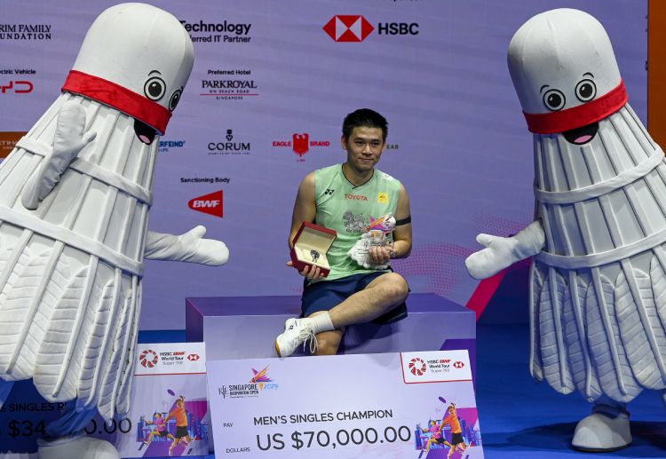 新加坡羽毛球公开赛 首升世界第一