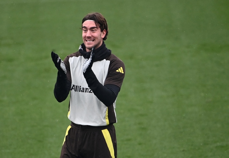 ဗလာဟိုဗစ် ကတော့ ၂၀၂၁-၂၀၂၂ ဘောလုံးရာသီမှာ စီးရီးအေ ကလပ် ဖီအိုရင်တီးနား ကနေ ဂျူဗင်တပ်စ်ကို ပြောင်းရွှေ့လာခဲ့သူ ဖြစ်ပါတယ်။