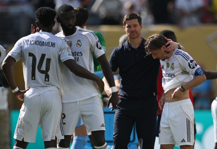 西甲联赛 重重考验