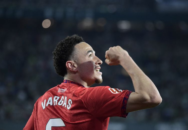 友谊赛 塞维利亚在第95分钟由巴尔加斯打入扳平球。