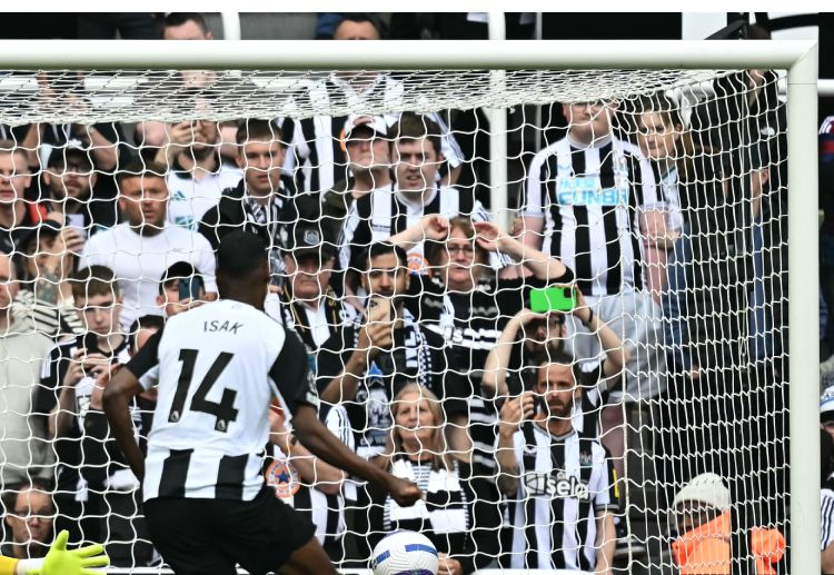 英超联赛 纽卡斯尔的核心球员亚历山大·伊萨克有可能转会离队。