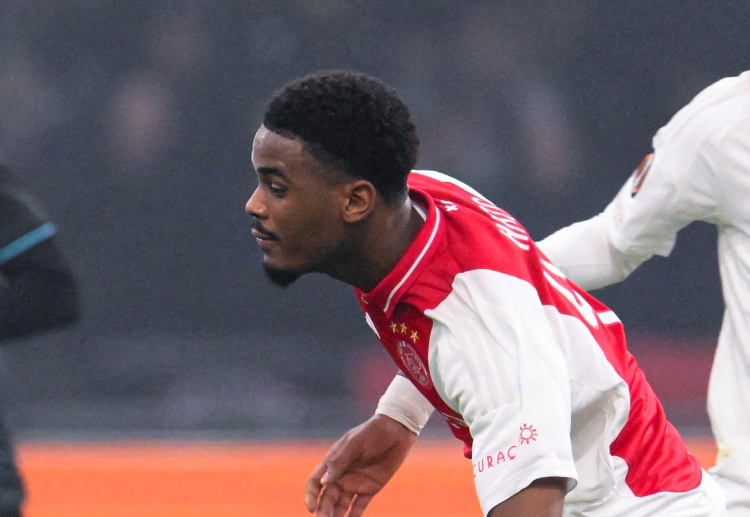 Freshly signed Jorrel Hato joins Chelsea’s squad as they prepare to face Bayer Leverkusen in a club friendly