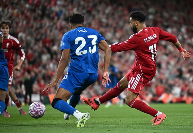 ပရီးမီးယားလိဂ်ရဲ့ ဂိုးသွင်း အများဆုံး ကစားသမား အဖြစ်တော့ အလန်ရှီးယားက ၂၆၀ ဂိုးနဲ့ စံချိန်တင်ထားပြီး သူ့ရဲ့ နောက်မှာတော့ ဟယ်ရီကိန်းက ၂၁၃ ဂိုး၊ ဝိန်း ရွန်နီက ၂၀၈ ဂိုးနဲ့ ရပ်တည်နေပါတယ်။