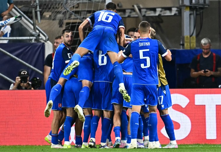 世界杯预选赛 斯特雷莱茨进球，帮助斯洛伐克以2比0战胜德国，胜利在望。