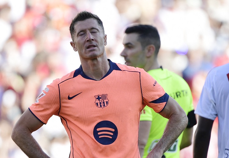 바르셀로나는 레반도프스키의 실축 이후 세비야에 연속 실점하며 고개를 숙였다