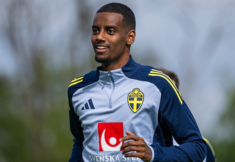 世界杯预选赛 瑞典队的中锋线备受期待，最引人关注的当属今夏创下英超转会费纪录的伊萨克以及利物浦的哲凯赖什