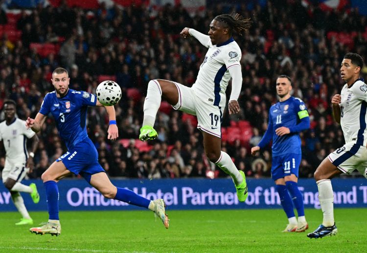 世界杯预选赛 替补上阵的埃泽破门得分，为英格兰队锁定2比0的胜局。