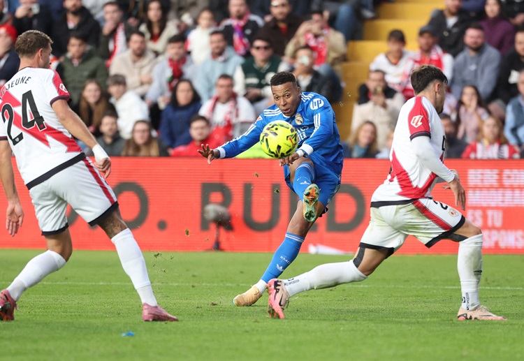 La Liga: Real Madrid chỉ còn hơn Barcelona khoảng cách bằng 1 trận thắng