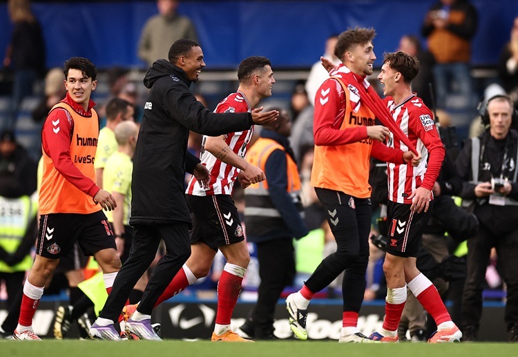 ဆန်းဒါးလန်း ကတော့ ပရီးမီးယားလိဂ်ဆီ တန်းတက်လာပြီး ကတည်းက ၂ ပွဲသာ ရှုံးနိမ့်ထားပြီး ၁၉၉၉-၂၀၀၀ ရာသီနောက်ပိုင်း အကောင်းဆုံး စတင်မှု အဖြစ် ရမှတ် ၁၇ မှတ် ရရှိထားပါတယ်။