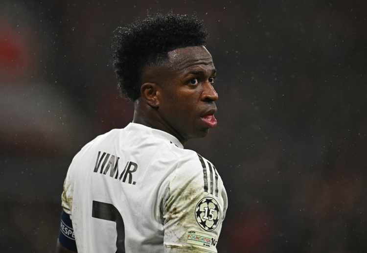 လက်ရှိမှာ ဗင်နီက ရီးရဲလ်မက်ဒရစ်နဲ့ အဆင်မပြေမှုတွေ ရှိနေပြီး လာလီဂါ ကလပ် ဘက်ကတော့ ကစားသမားကို စာချုပ်သက်တမ်းဖို့ အဓိကထား လုပ်ဆောင်နေပါတယ်။