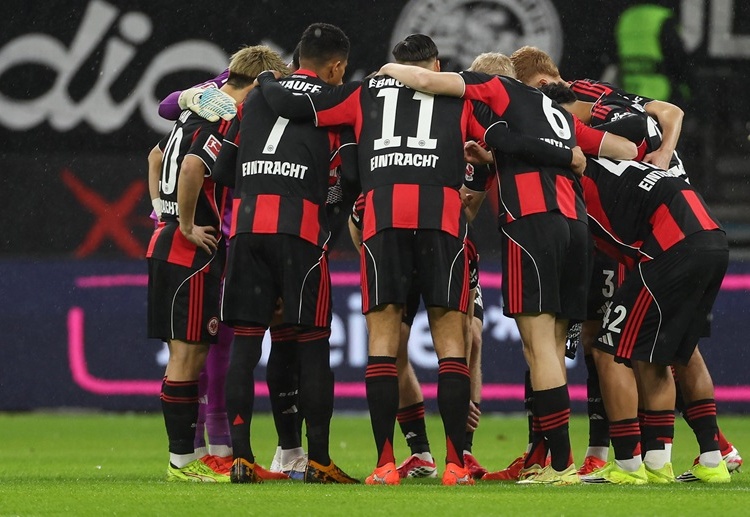 德甲联赛 法兰克福上轮比赛错失关键三分,在补时阶段被对手扳平比分。