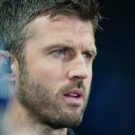 英超联赛 曼联宣布，44岁的名宿卡里克出任球队临时主帅。