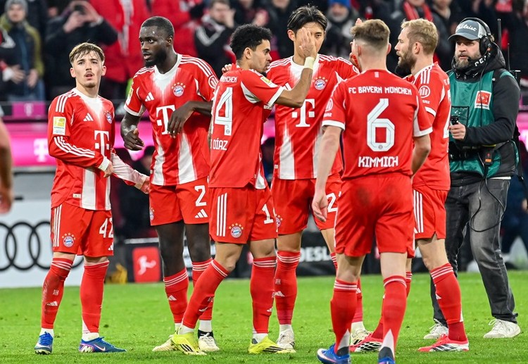 ဒီပွဲမှာ ဟယ်ရီကိန်းက ပထမပိုင်းမှာတင် ပင်နယ်တီ ကနေ နှစ်ဂိုး သွင်းယူခဲ့လို့ ၂၀၂၅-၂၀၂၆ ဘောလုံးရာသီ အတွင်း ဘွန်ဒက်စ်လီဂါ ၂၁ ပွဲမှာ ၂၄ ဂိုး သွင်းကာ စံချိန်တင်ထားနိုင်ခဲ့ပြီ ဖြစ်ပါတယ်။